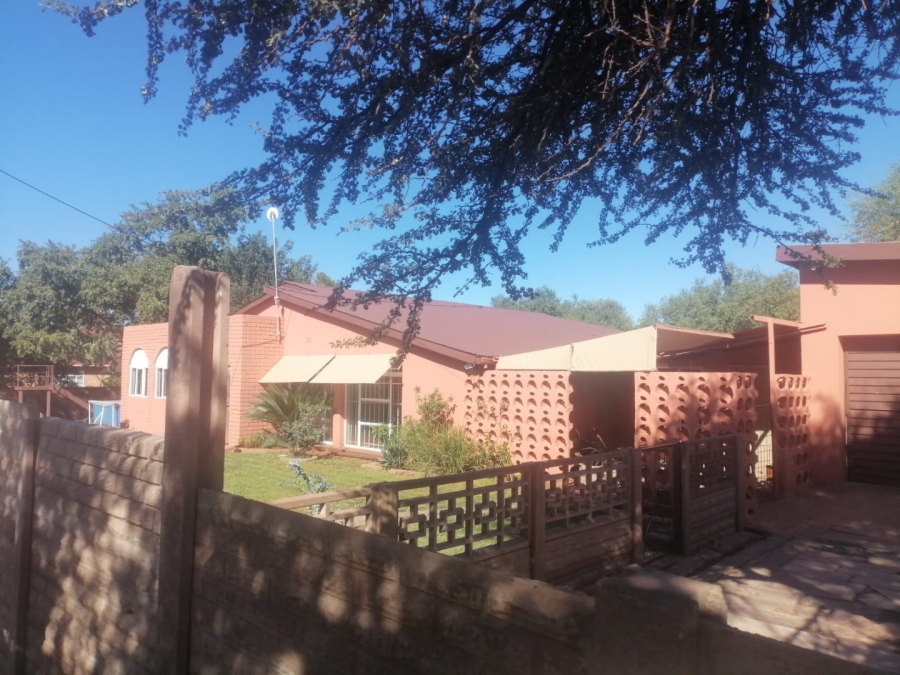 4 Bedroom Property for Sale in Postmasburg Northern Cape